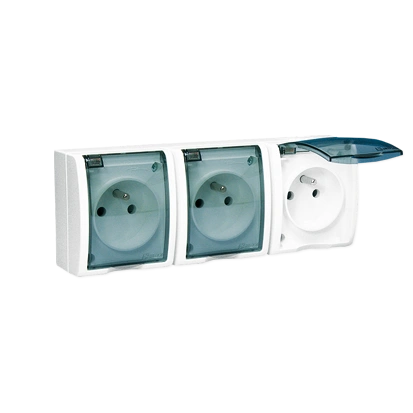 AQUARIUS gniazdo potrójne natynkowe z uziemieniem 3x(2P+Z), IP54, klapka dymna, zaciski śrubowe, biały [6]