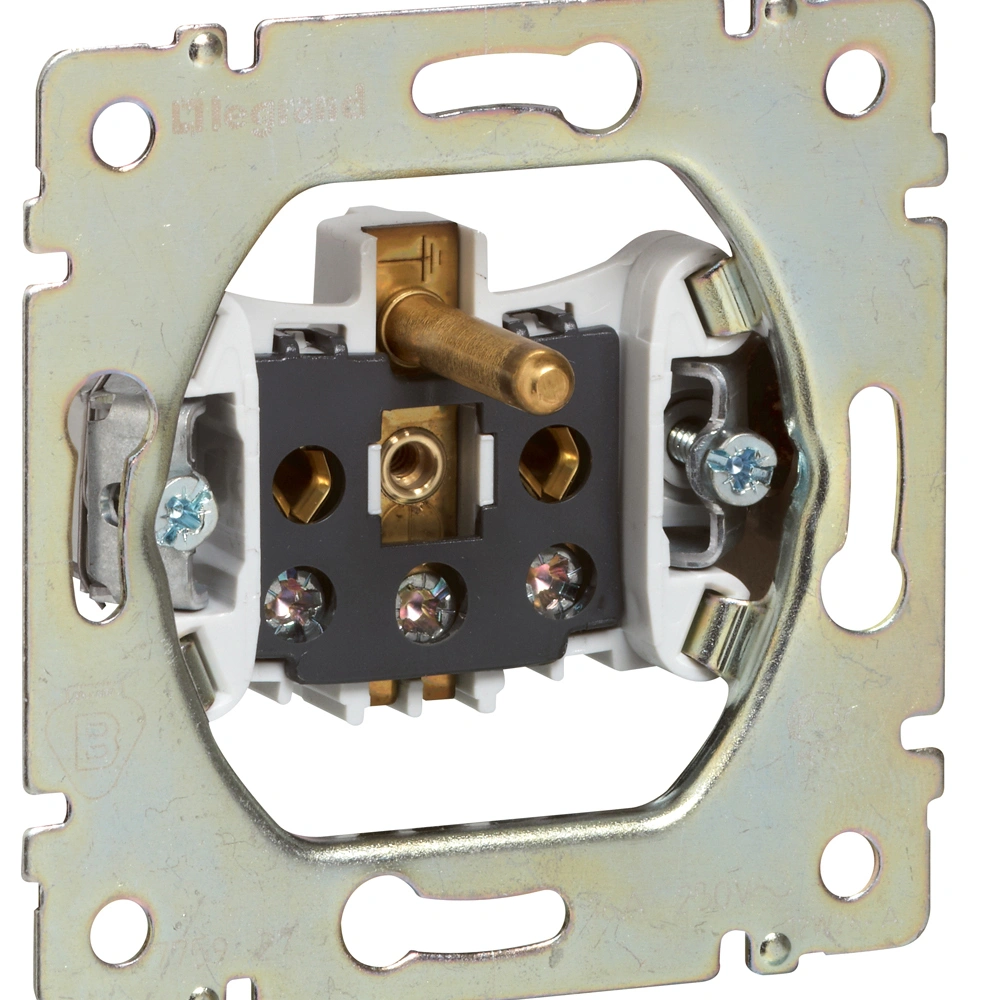 SISTENA LIFE gniazdo WTYCZKOWE POJEDYNCZE 2P+Z IP2 16A-250V~, Legrand