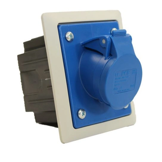 gniazdo tablicowe skośne z puszką podtynkową i ramką 16A 230V 2P+Z 80x97mm